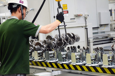 國產(chǎn)化新篇章 奇瑞捷豹路虎發(fā)動機(jī)工廠盛大開業(yè)，2.0T動力總成本地化裝配啟航